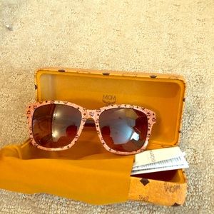 Mcm logo sunglasses